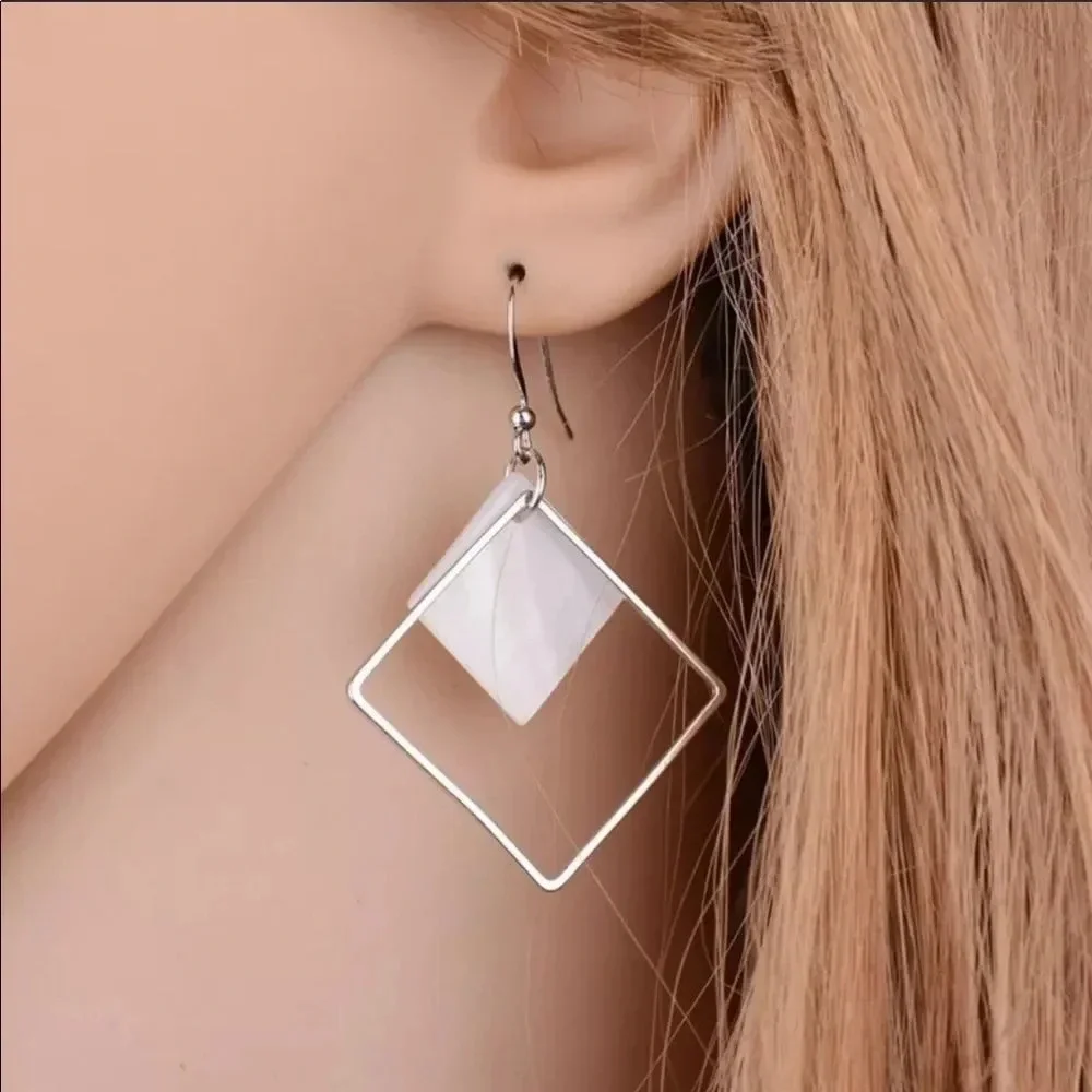 Natural Shell Dangling Earrings - Picture 1 of 2